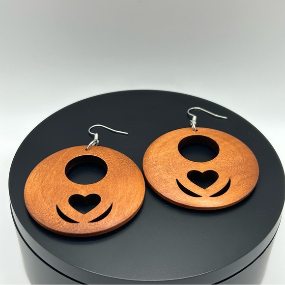 Artisan Crafted - Wooden Heart Cutout Earrings - Picture 3 of 10